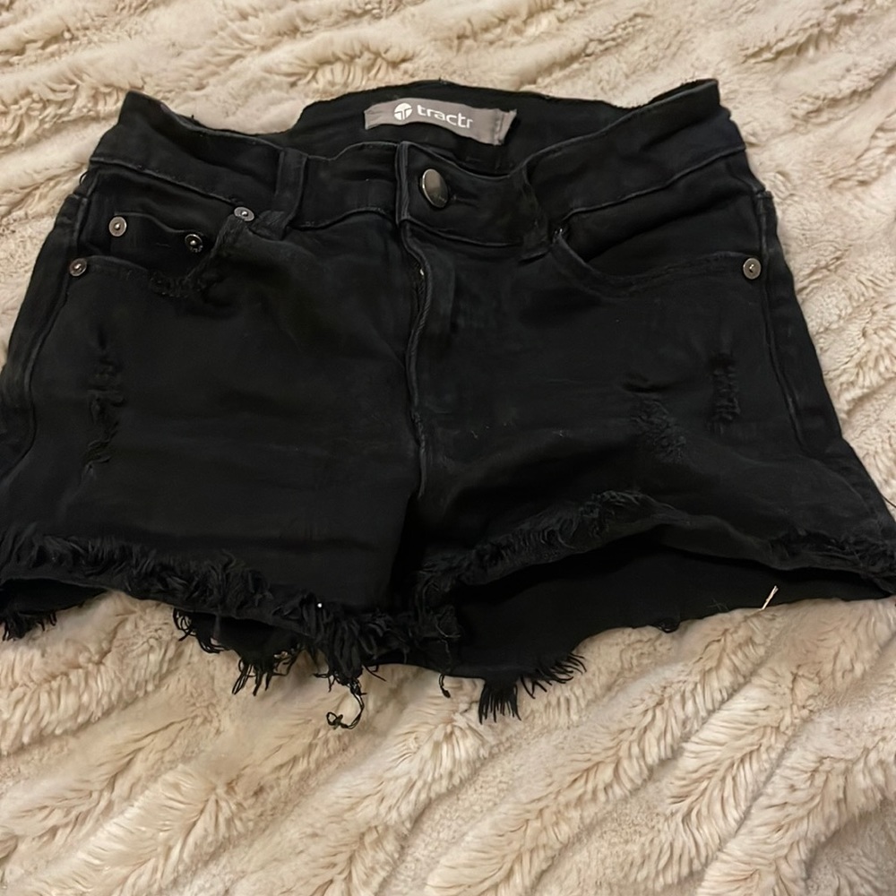 Tractr size 8 black shorts